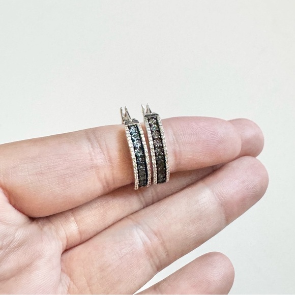 Elegant Sterling Silver 925 and Black Hoop Earrings - Picture 1 of 3